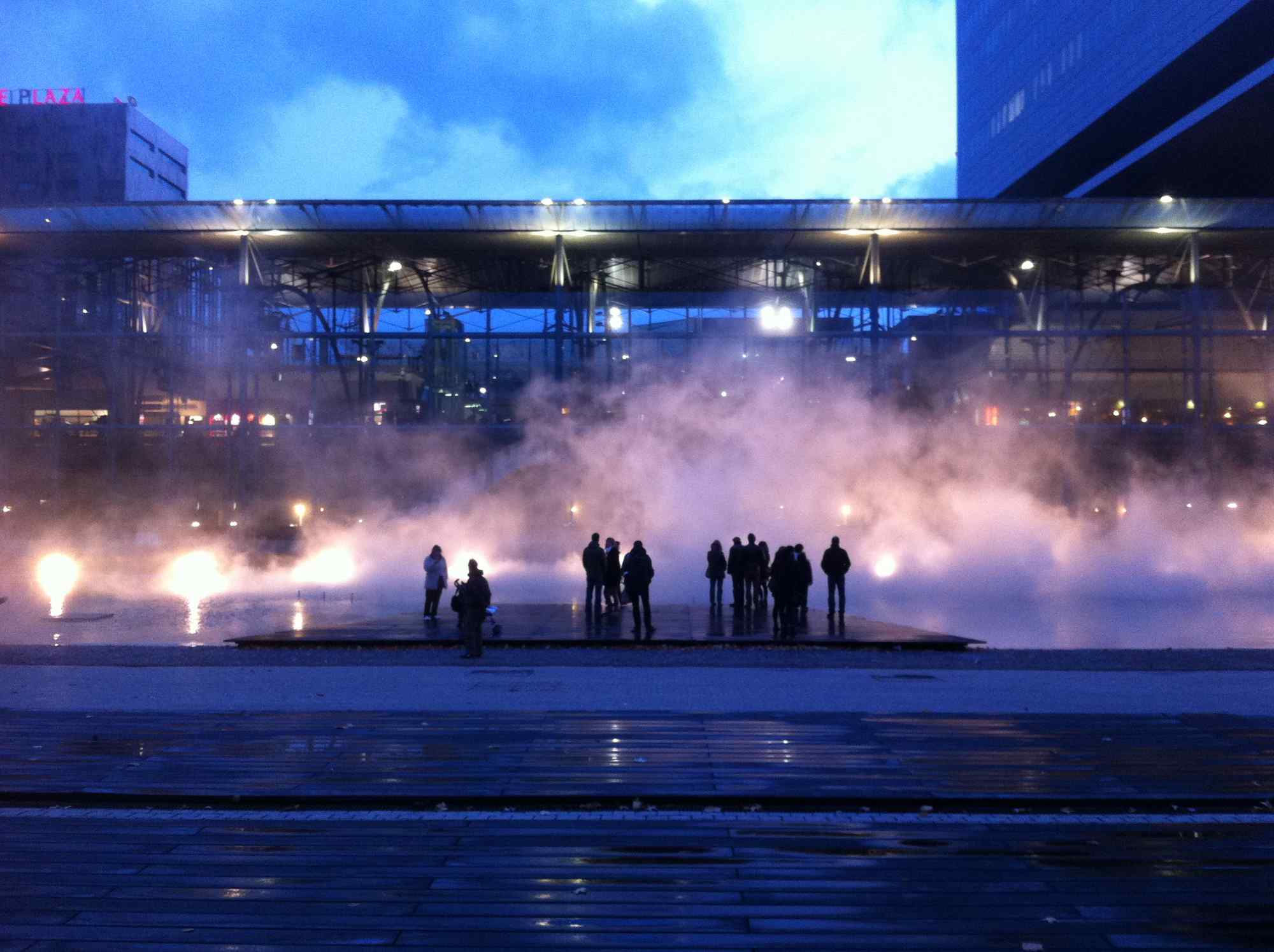 The Exploratorium, Fog Sculpture the "Fog Bridge", with Fog Effects by Meefog Fogging Systems